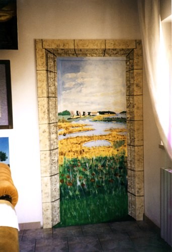 Trompe l'oeil su porta d'interno 